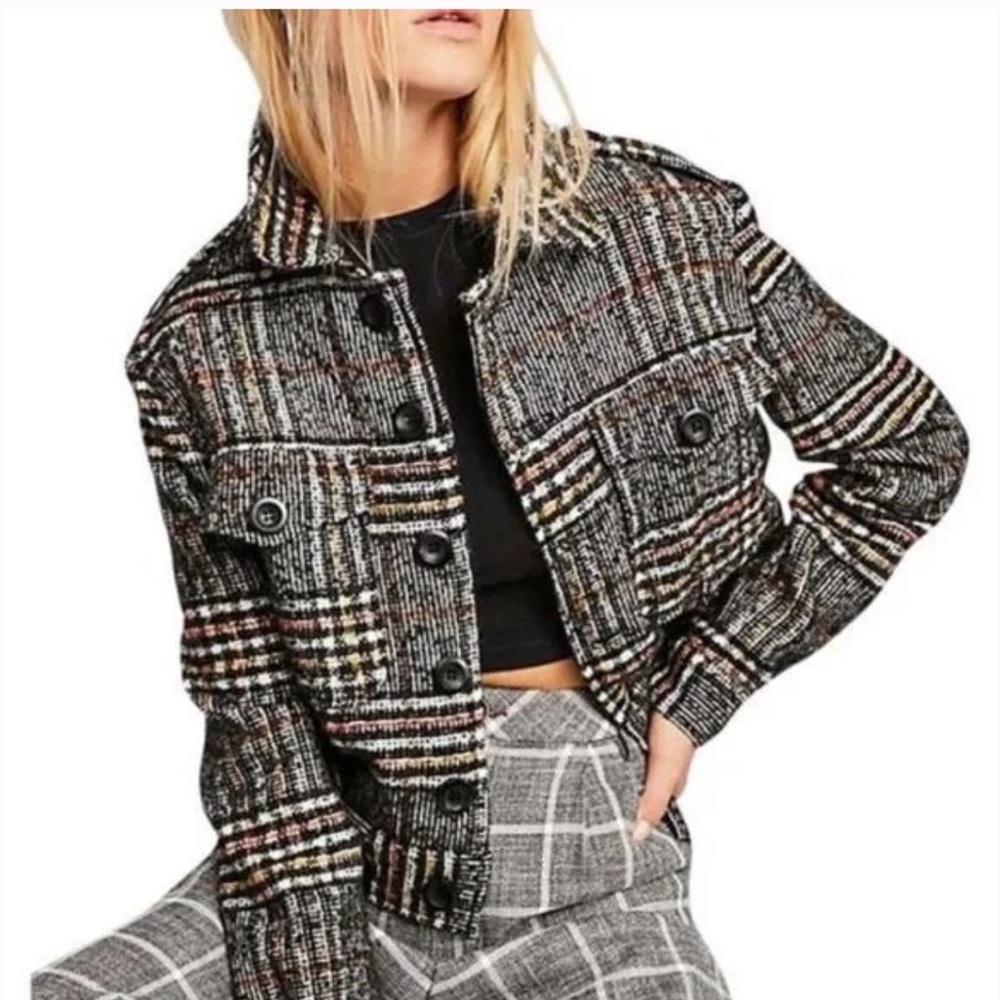 💕🎉 HOST PICK 🎉💕 VGUC Free people jacket